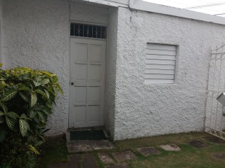 West Stratmore, Kingston / St. Andrew, Jamaica - Apartment for Lease/rental